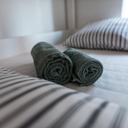 Nomad 64 Hostel Lisbon Bagian luar foto